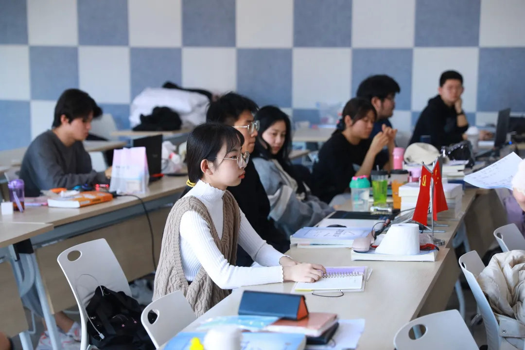 高中学摄影能考哪些大学