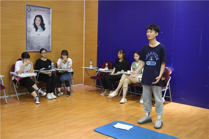 编导艺考生考985大学分数要多少