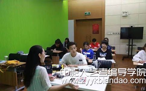 中影人艺考编导学院课堂 (9).jpg