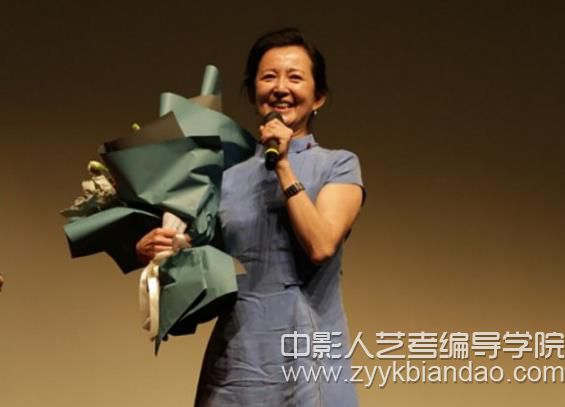 编导培训（中央戏剧学院音乐剧系主任、电影《家》导演刘红梅发言）.jpg